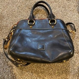 Dooney and bourke black leather purse